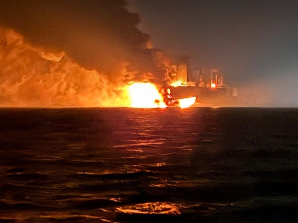 Turske vlasti: Dva tankera zahvaćena požarom u Crnom Moru