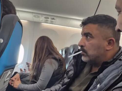 Turski influenser završio na crnoj listi nakon što je zapalio cigaretu u avionu