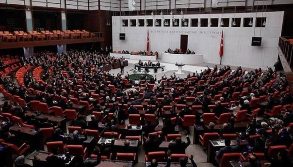 Turski parlament odobrio posmatračke trupe u Karabahu