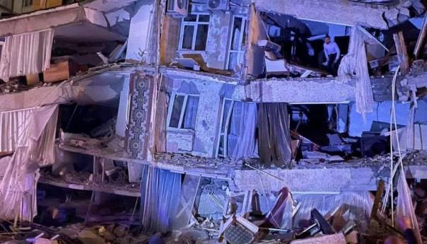 Turski stručnjak: Ispod ruševina bi moglo biti 180.000 ljudi