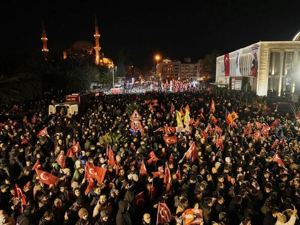 Turski sud naredio pritvor za 18 službenika opštine Istanbul