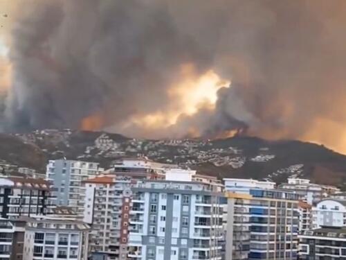 Turskom bukte požari: Gase ih 10 aviona i 14 helikoptera