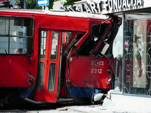 Tužilaštvo naredilo hitan tehnički pregled tramvaja, 15 osoba u zdravstvenim ustanovama