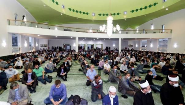 Tuzla: Centralna bajramska svečanost održana u džamiji 'Kralj Abdullah'
