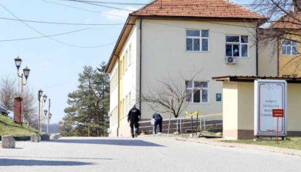 Tuzla: Pacijent Klinike za plućne bolesti izvršio samoubistvo