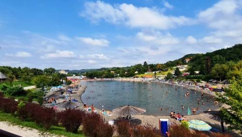 Tuzla: Preminuo mladić kojeg su reanimirali na Panonskim jezerima