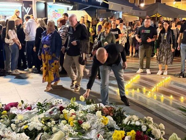 Tuzla u suzama: Sirenom okončano obilježavanje godišnjice zločina na Kapiji