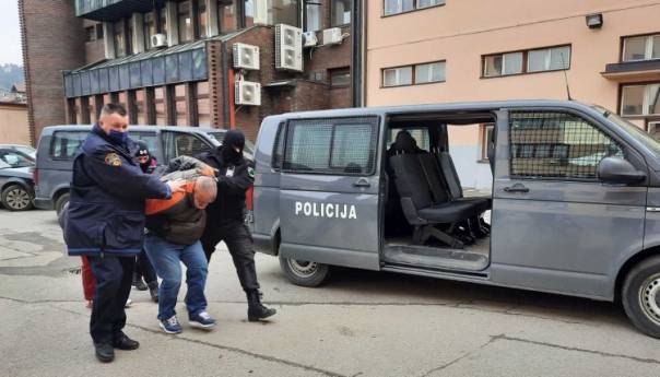 Tuzla: Uhapšeno sedam osoba zbog prisiljavanja djece na prosjačenje