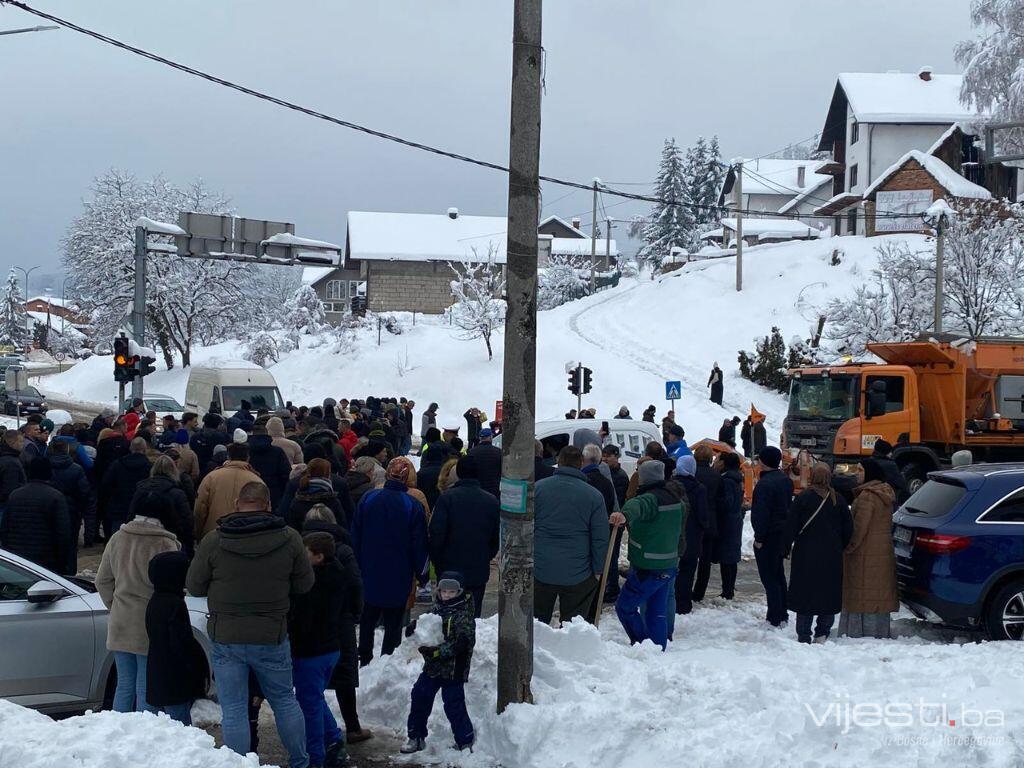 Protest u Siminom Hanu, decenijski problem s električnom energijom
