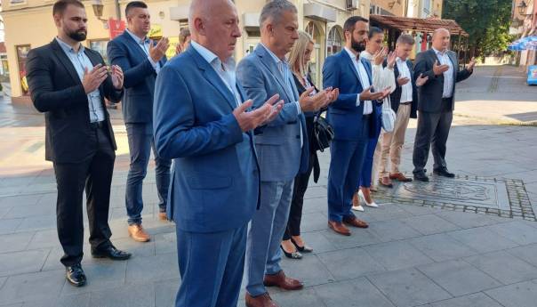 Tuzlaci zahvalili Radončiću što je centar grada oslobodio od ilegalnih migranata