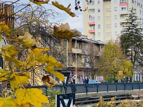 Tuzlacima stiglo upozorenje na jak vjetar: Evo kako se zaštititi