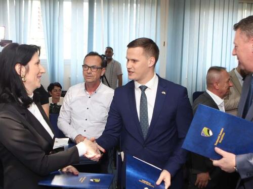 Tuzlanski kanton će dobiti novu Vladu na Dan nezavisnosti