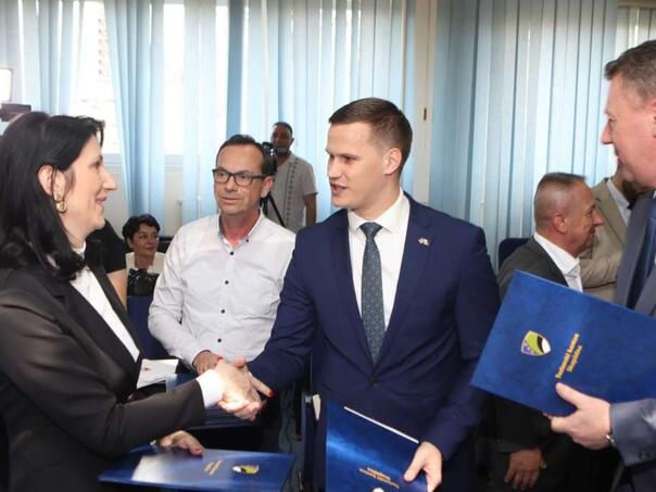 Tuzlanski kanton će dobiti novu Vladu na Dan nezavisnosti