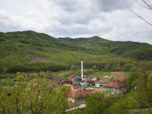 Tuzlanski kanton ulaže sredstva u povratnička mjesta: Projekti u Kamenici, Zvorniku, Doboj Istoku