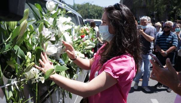 Tužna kolona sa ubijenim Srebreničanima prošla kroz Sarajevo