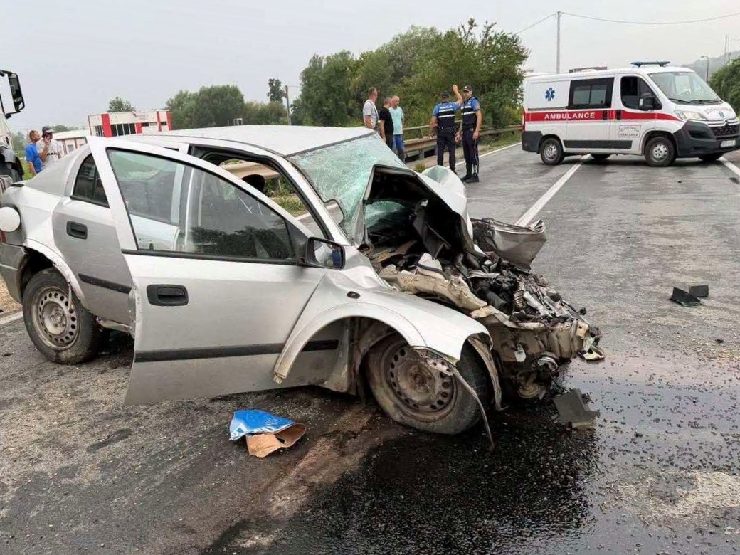 U 24 sata na putevima TK 12 saobraćajnih nezgoda: Jedna osoba poginula, šest povrijeđeno