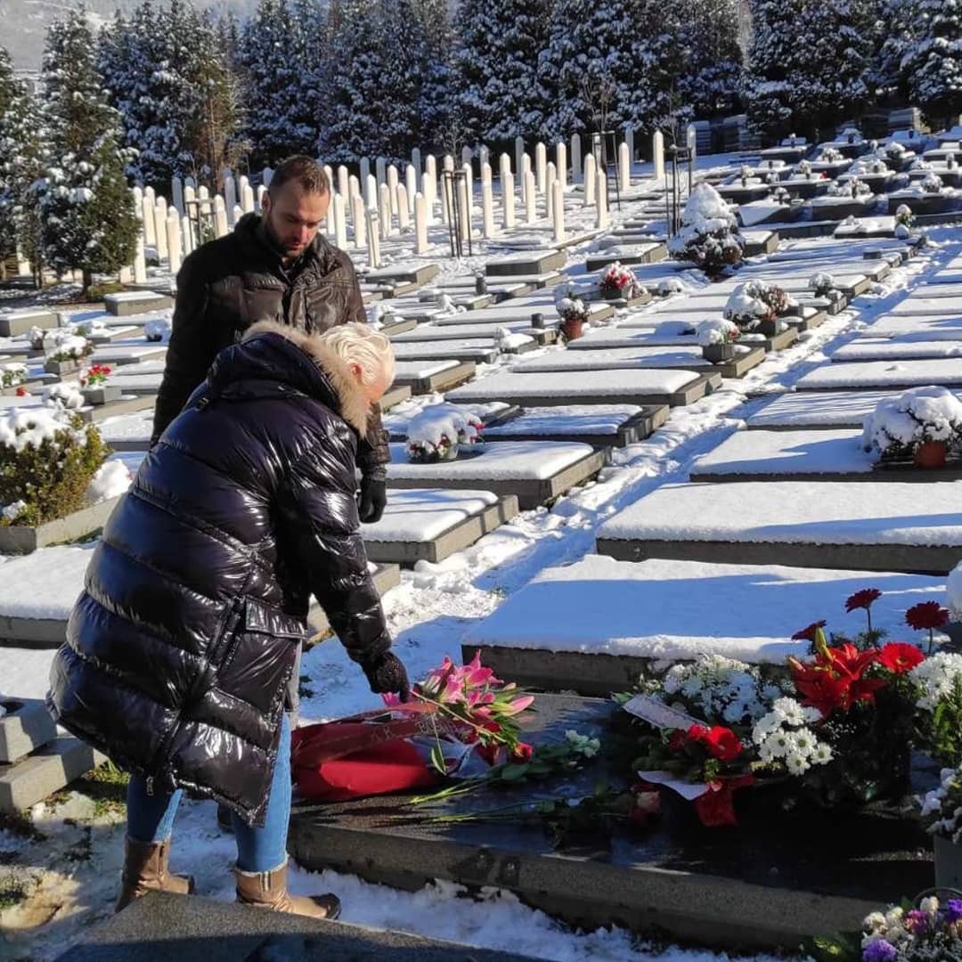 U Aleji velikana obilježena 20. godišnjica smrti Mirze Delibašića