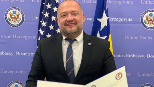 U Ambasadi SAD uručena zahvalnica Arbenu Murteziću