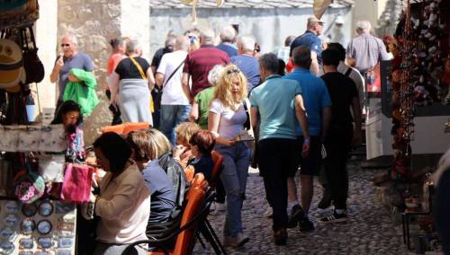 U aprilu u BiH 81,7 hiljada turista, ostvareno 165,9 hiljada noćenja