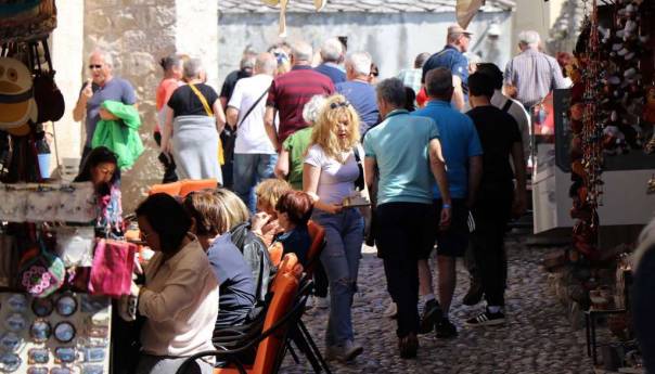 U aprilu u BiH 81,7 hiljada turista, ostvareno 165,9 hiljada noćenja