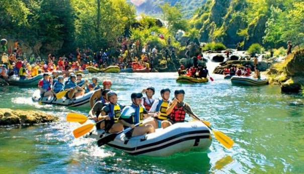 U augustu 470.000 noćenja turista, najviše ostvarili turisti z Srbije i UAE