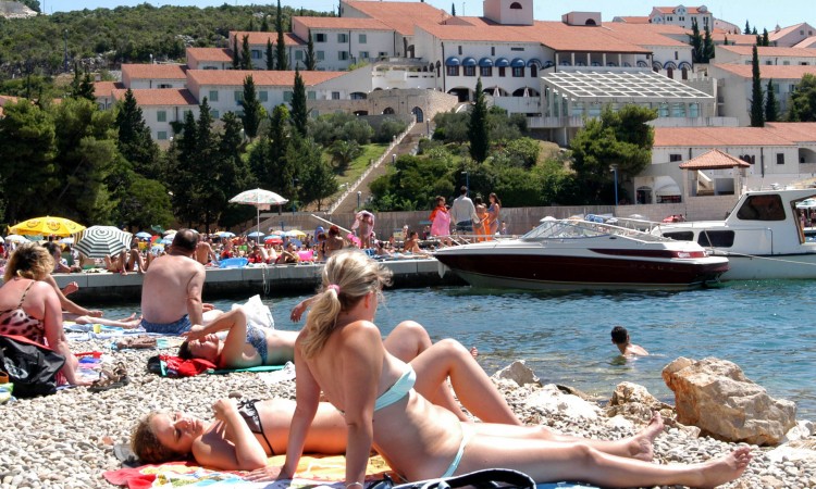 U augustu u FBiH 42 hiljade turista, 55,5 posto stranih gostiju iz Srbije