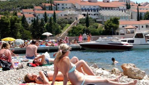 U augustu u FBiH 42 hiljade turista, 55,5 posto stranih gostiju iz Srbije