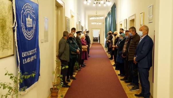 U auli Rektorata UNSA otkrivena spomen-ploča Šemsudinu Ajanoviću