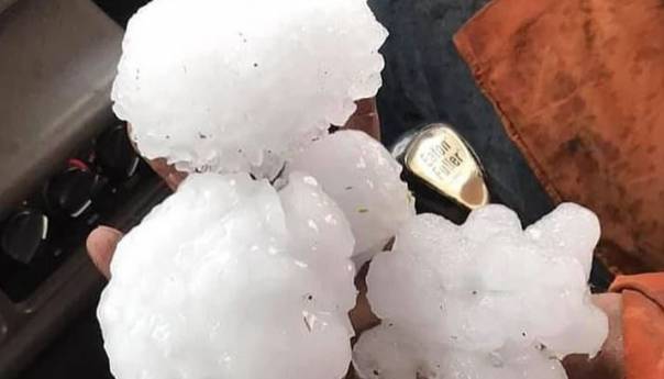 U Australiji padao grad veličine grejpa