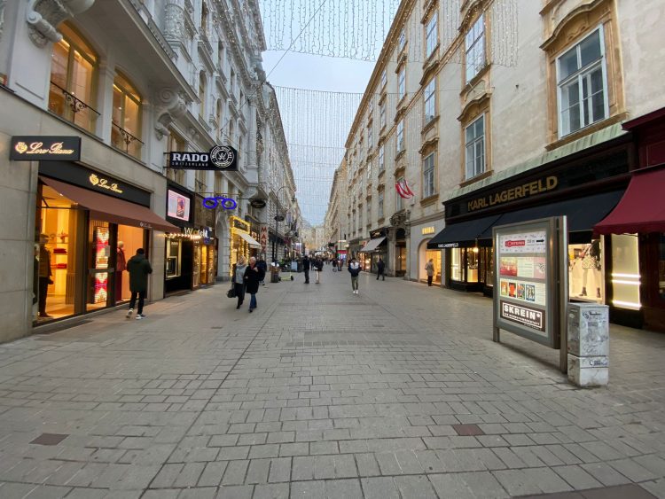 U Austriji počeo lockdown: Zatvoreni kafići, restorani