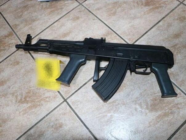 U autobusu bh. registracija pronađene bombe, automatska puška i municija