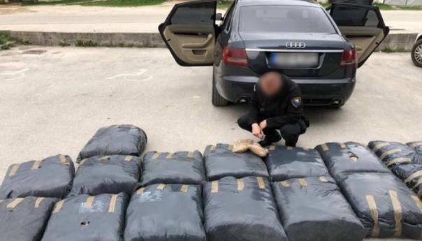 U automobilu pronađeno 320 kilograma duhana