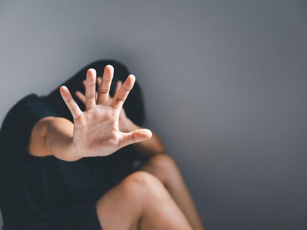 Pijani muškarac pretukao ženu u ugostiteljskom objektu u BiH