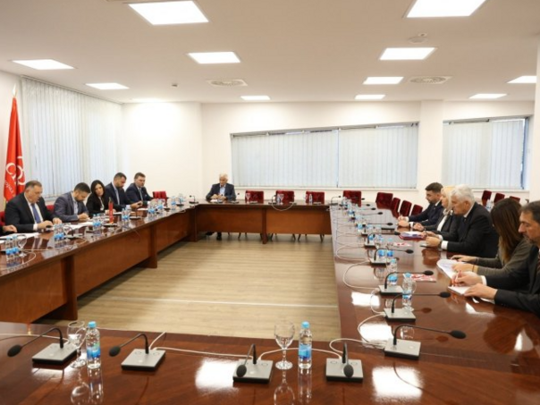 U Banjaluci sastanak Čovića i Dodika sa delegacijama