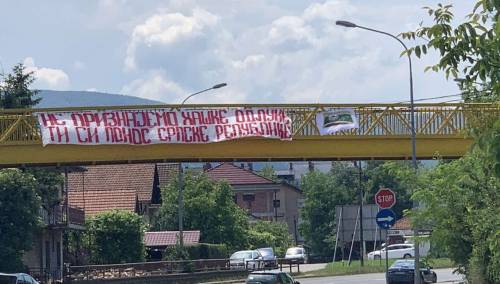 U Banjaluci transparent podrške Mladiću: Ti si ponos RS