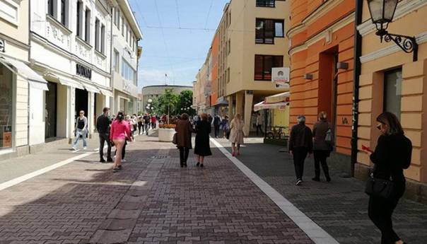 U Banjaluci ukinuto obavezno nošenje maski na otvorenom
