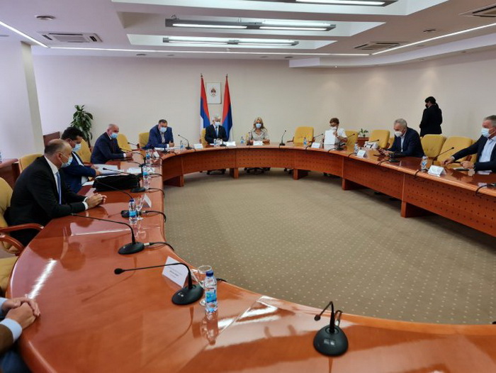 Počeo sastanak stranaka u RS o odluci Inzka