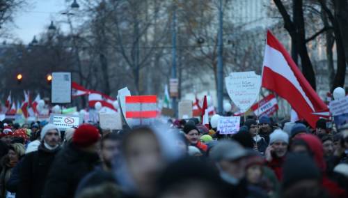 U Beču sukob učesnika protesta protiv Covid mjera i policije