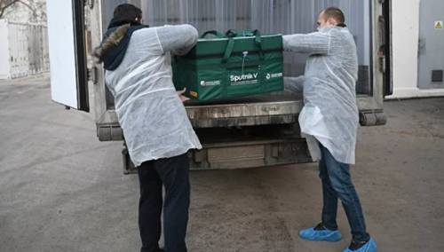 U Beograd večeras stiže novih 100.000 ruskih vakcina