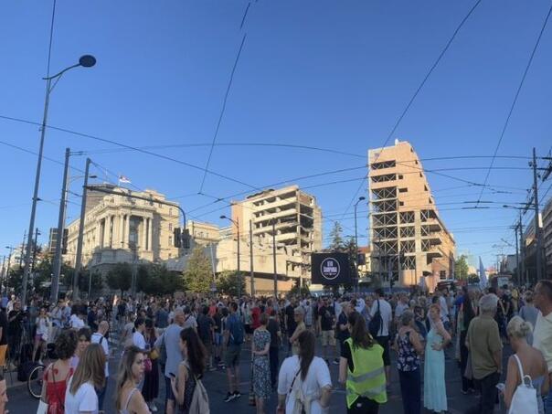 U Beogradu i večeras protesti protiv Rio Tinta, okupio se veliki broj građana