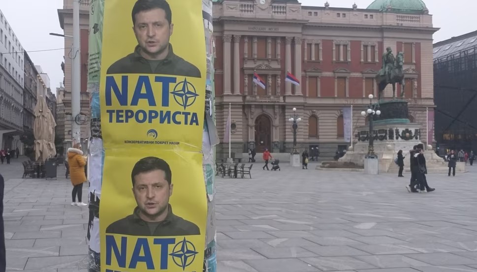 U Beogradu leci na kojima piše da je Zelenski 'NATO terorista'