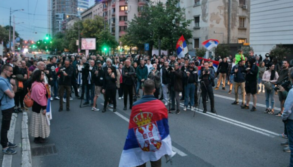 U Beogradu protest ispred ambasade Njemačke zbog Kosova