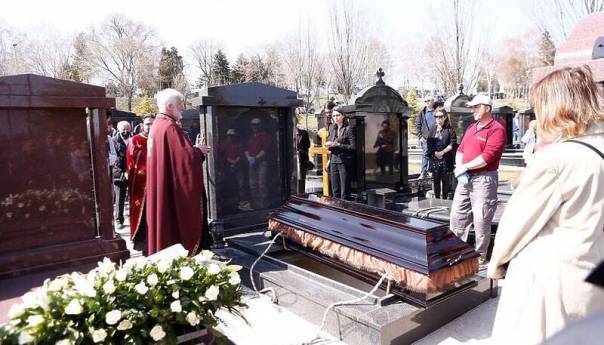 U Beogradu sahranjene prve žrtve masakra u osnovnoj školi