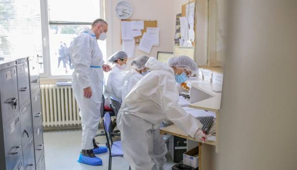 U BiH 216 novih slučajeva zaraze koronom, umrla 52 osoba