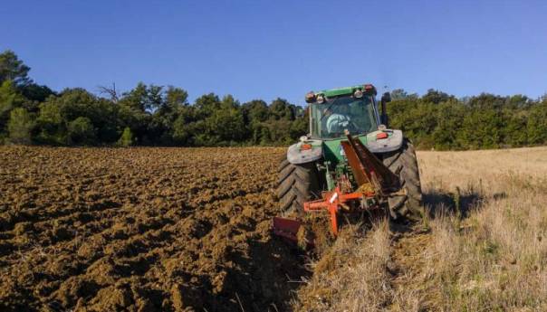 U BIH blizu milion hektara neobrađene zemlje