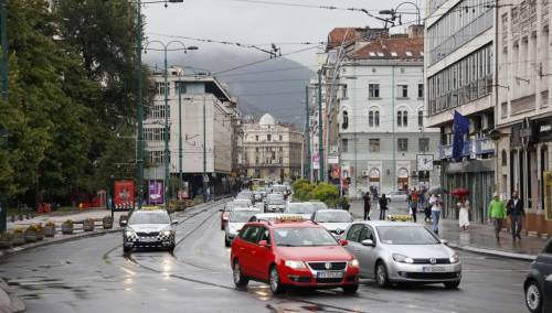 U BiH oblačno, u nizinama slaba kiša, u višim predjelima slab snijeg