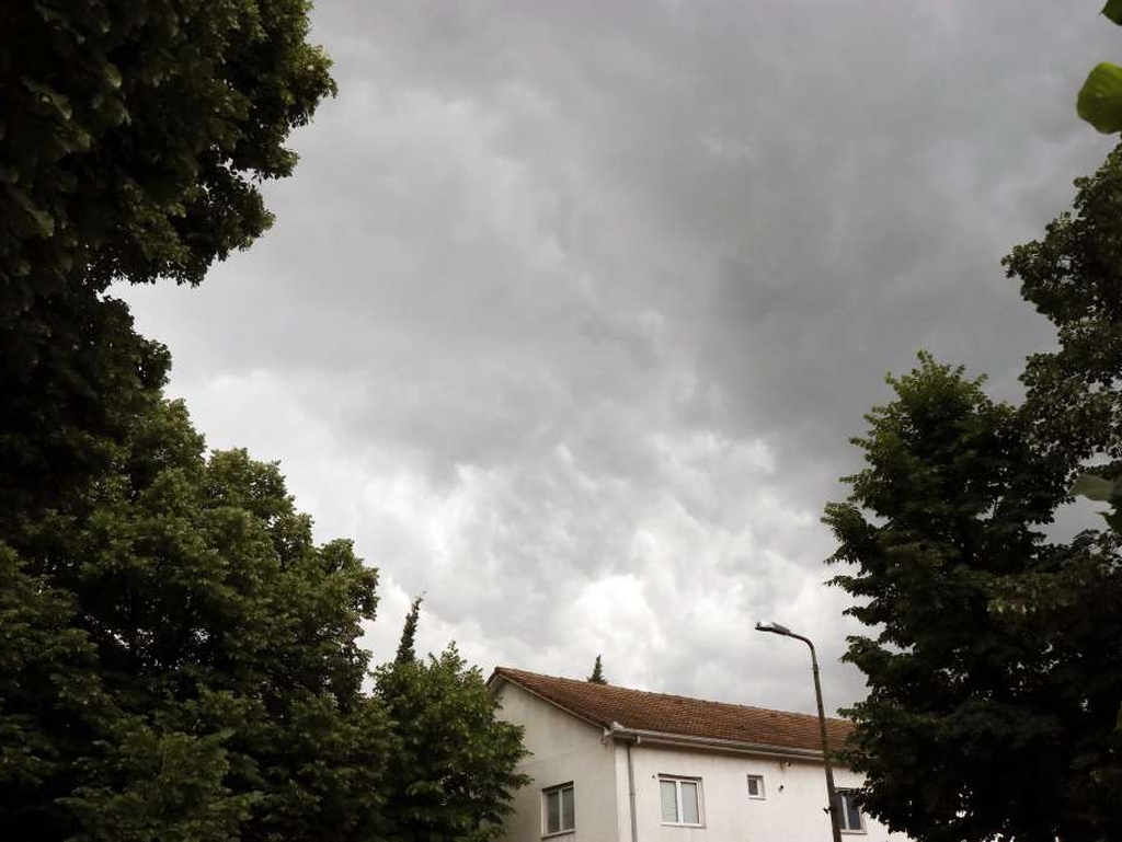 U BiH danas uglavnom oblačno, bit će lokalnih pljuskova
