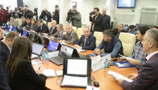 U BiH izdato ukupno 9.037 rješenja o izolaciji, izrečene i sankcije