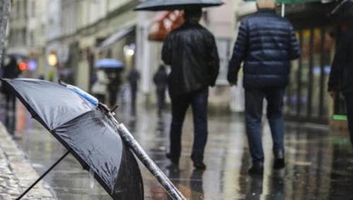 U BiH jutros oblačno s kišom, na planinama snijeg