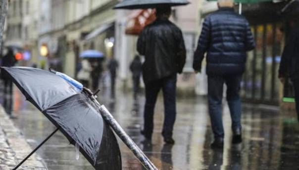 U BiH jutros oblačno s kišom, na planinama snijeg